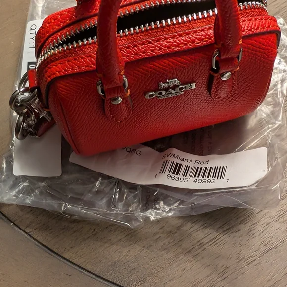 ✨️NWT Mini Coach Rowan Satchel Bag Charm Red✨️ - Picture 4 of 8